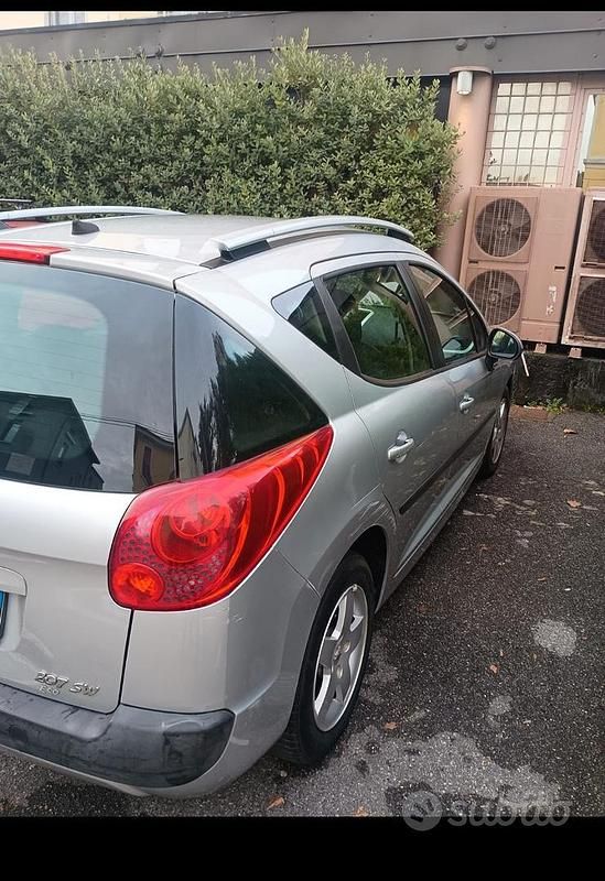 Usata Peugeot 107 68 CV (50 kW) 2009 Grigio Utilitaria