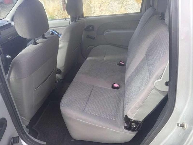 Gebraucht Dacia Logan 68 PS (50 kW) 2007 Silber Kombi