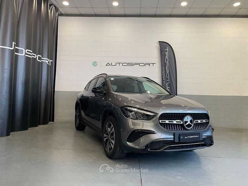 Usata Mercedes GLA180 Advanced 136 CV (100 kW) 2024 Grigio SUV