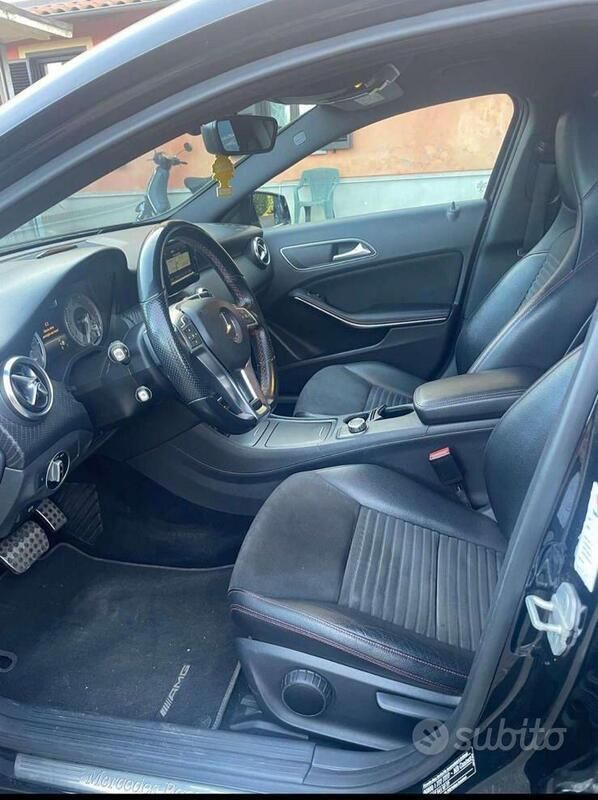 Usata Mercedes A250 211 CV (155 kW) 2015 Nero Berlina