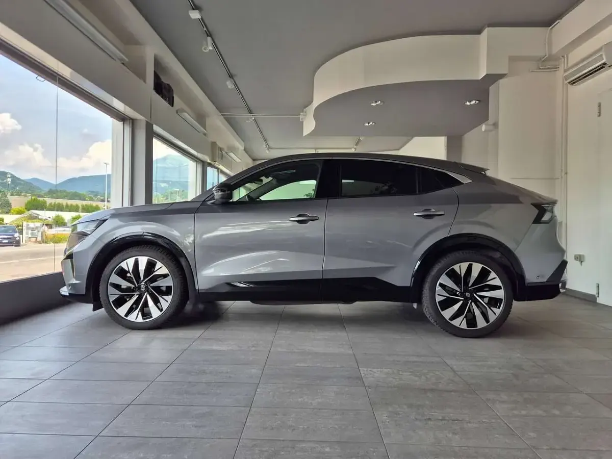 Usata Renault Rafale Techno 200 CV (147 kW) 2024 Grigio SUV