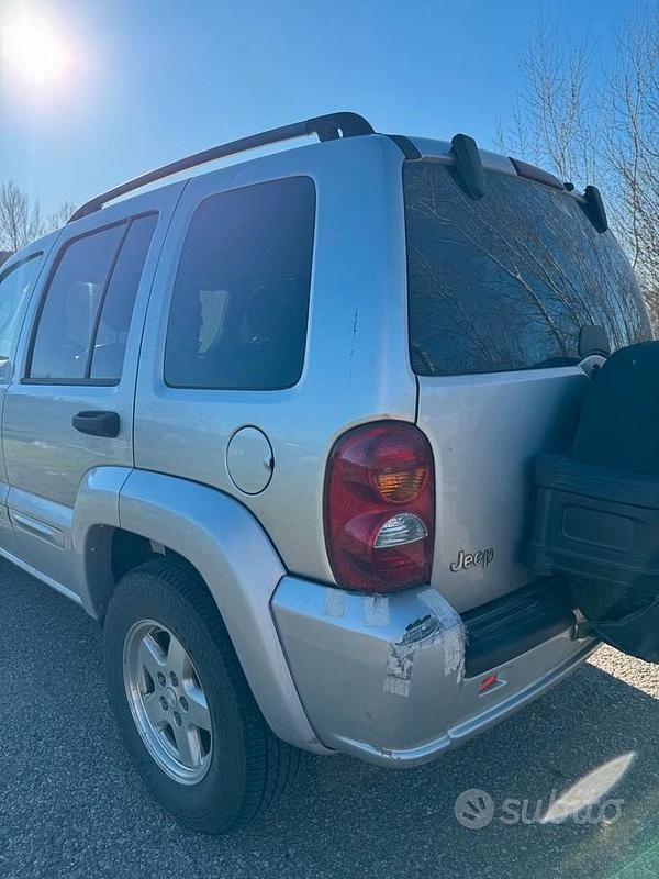 Usata Jeep Cherokee Limited 2004 Grigio SUV