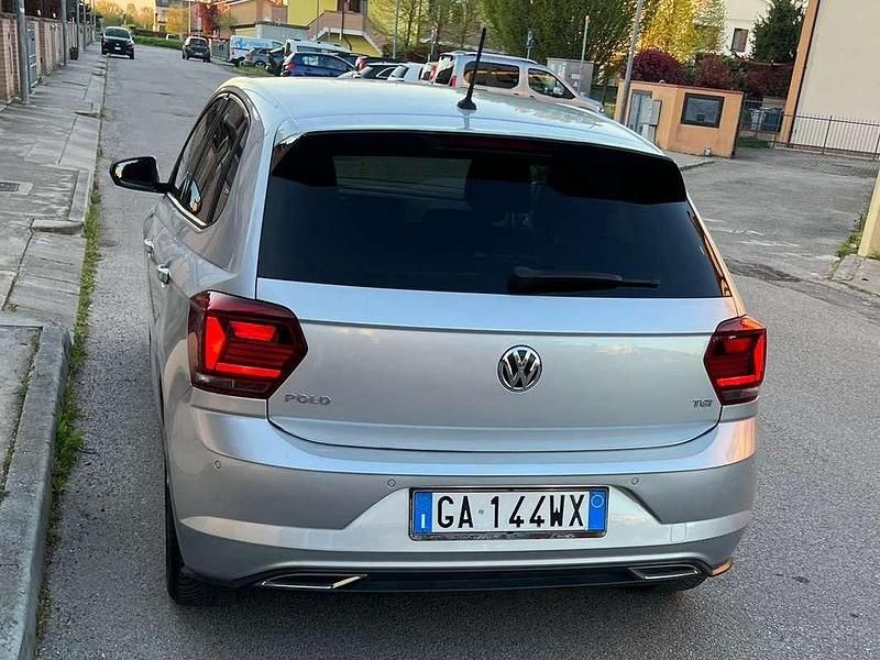 Usata VW Polo Highline 90 CV (66 kW) 2020 Argento Utilitaria