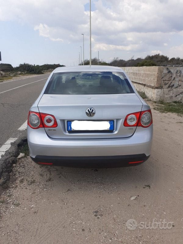 Usata VW Jetta 105 CV (77 kW) 2009 Grigio Berlina