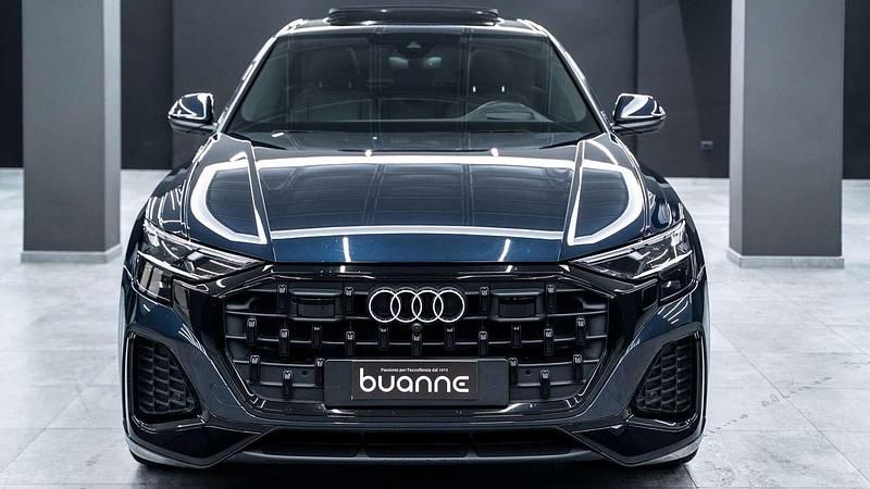 Usata Audi Q8 S-Line 286 CV (210 kW) 2025 Blu ascari metall perlato SUV