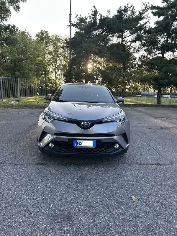 Usata Toyota C-HR Lounge 98 CV (72 kW) 2017 SUV