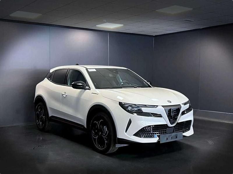 Nuova Alfa Romeo Junior Edizione Speciale 136 CV (100 kW) 2025 Bianco SUV