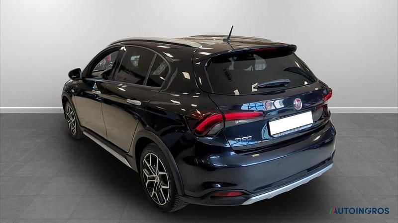 Usata Fiat Tipo Cross 101 CV (74 kW) 2022 Nero Berlina