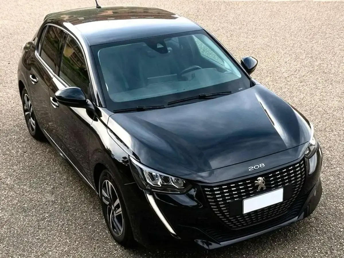Begagnad Peugeot 208 GT 101 HK (74 kW) 2023 Svart Halvkombi