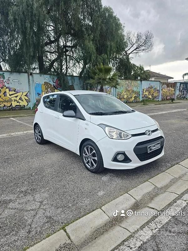Usata Hyundai i10 Comfort 69 CV (50 kW) 2014 Bianco Utilitaria