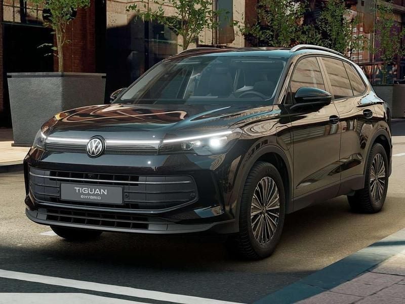 Nuova VW Tiguan Edition 204 CV (150 kW) 2026 Grenadill black metallizzato SUV