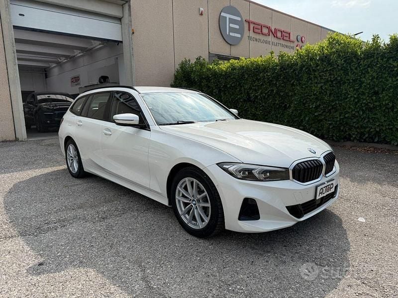 Usado BMW 318 Efficient Dynamics 150 CV (110 kW) 2023 Blanco Familiar