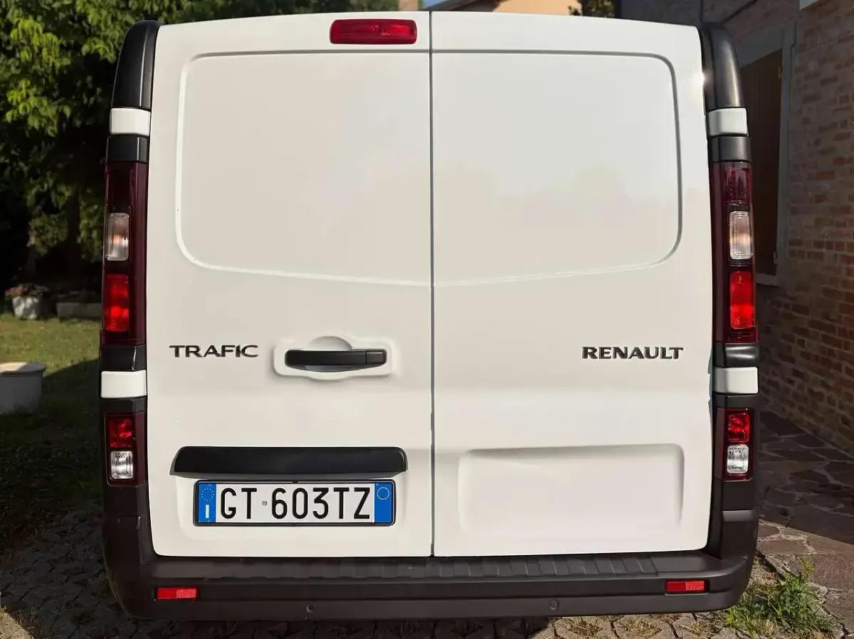 Usata Renault Trafic 110 CV (80 kW) 2024 Bianco Monovolume