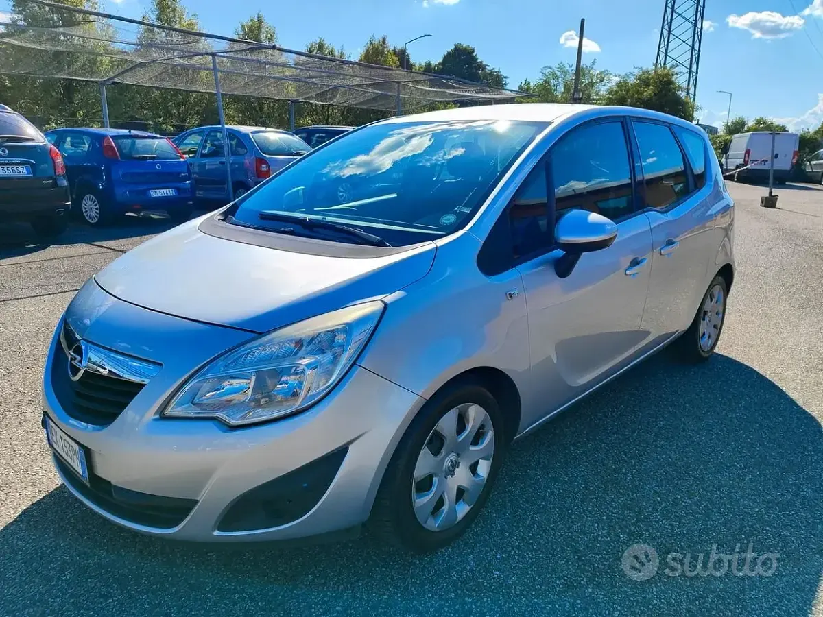 Usata Opel Meriva 110 CV (80 kW) 2011 Grigio Monovolume