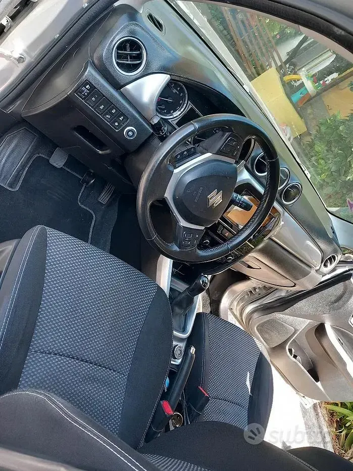 Usata Suzuki Vitara 2017 Grigio SUV