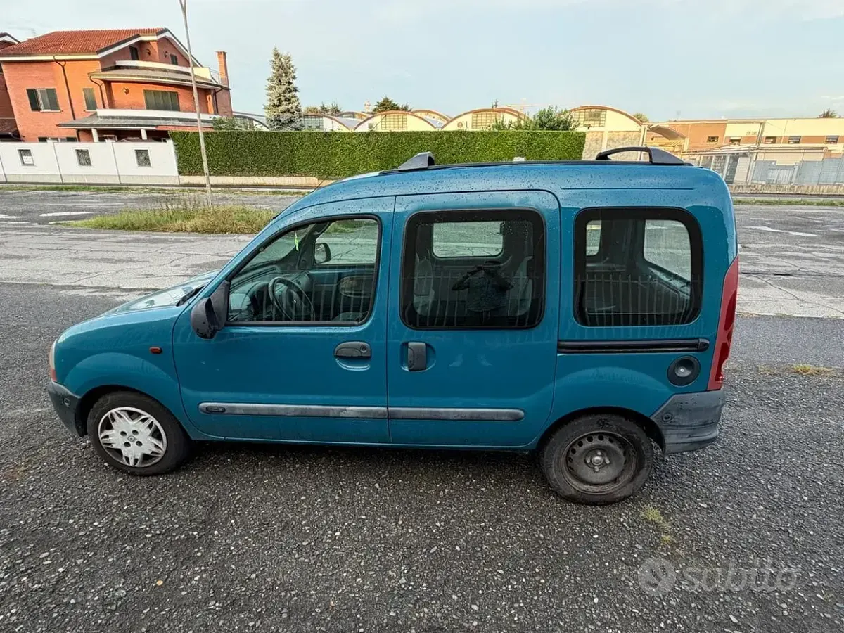 Usata Renault Kangoo 75 CV (55 kW) 2002 Verde Monovolume