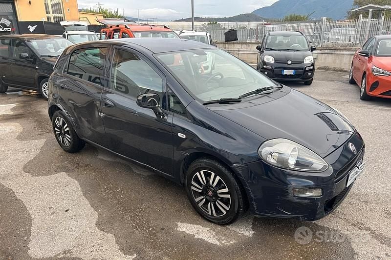 Usata Fiat Punto 75 CV (55 kW) 2015 Blu Utilitaria