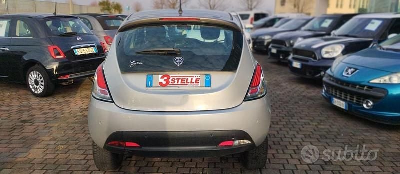 Usata Lancia Ypsilon 85 CV (62 kW) 2013 Grigio Utilitaria