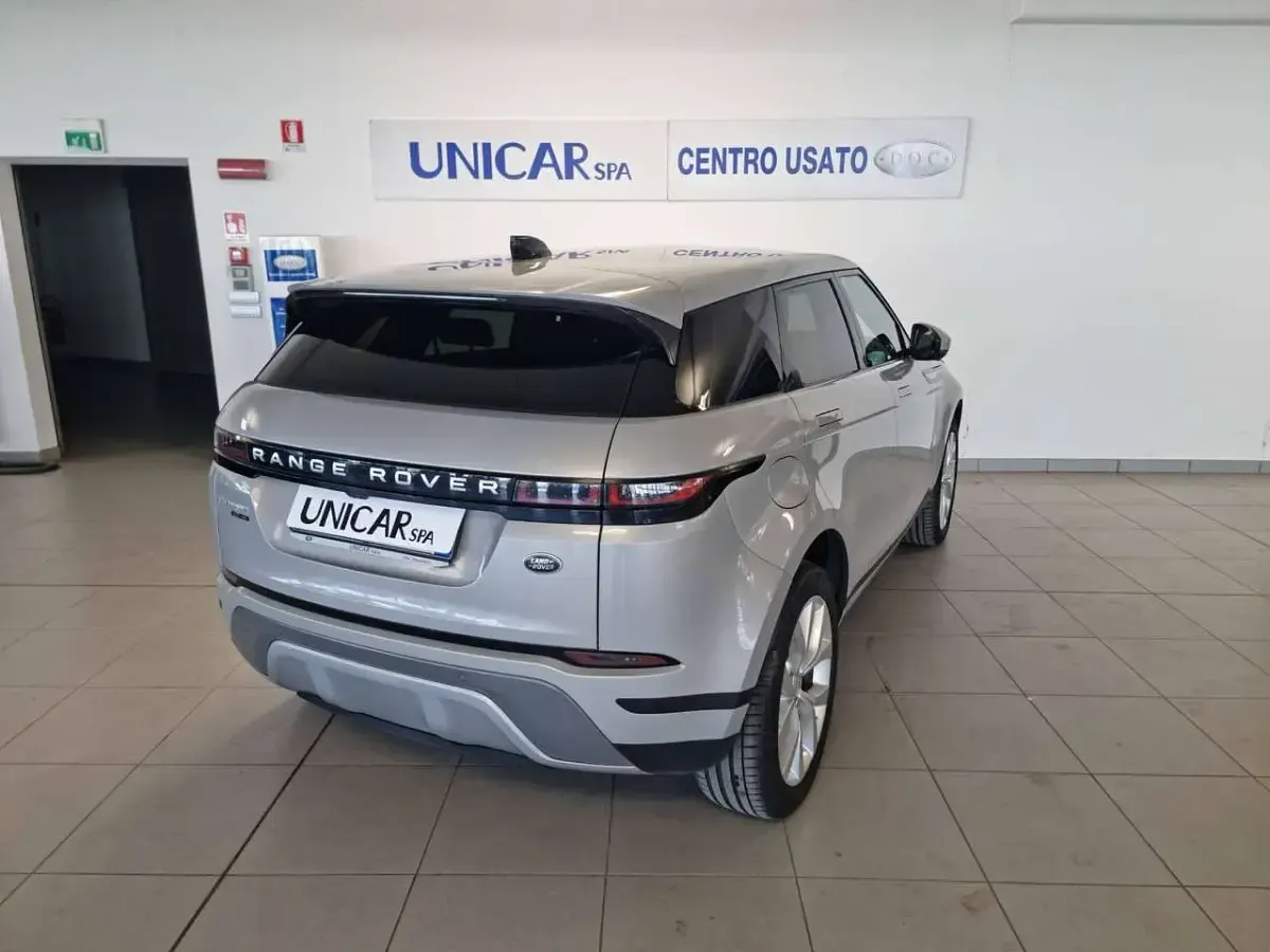 Usata Land Rover Range Rover evoque HSE 179 CV (131 kW) 2020 Seoul pearl silver metallizzato SUV