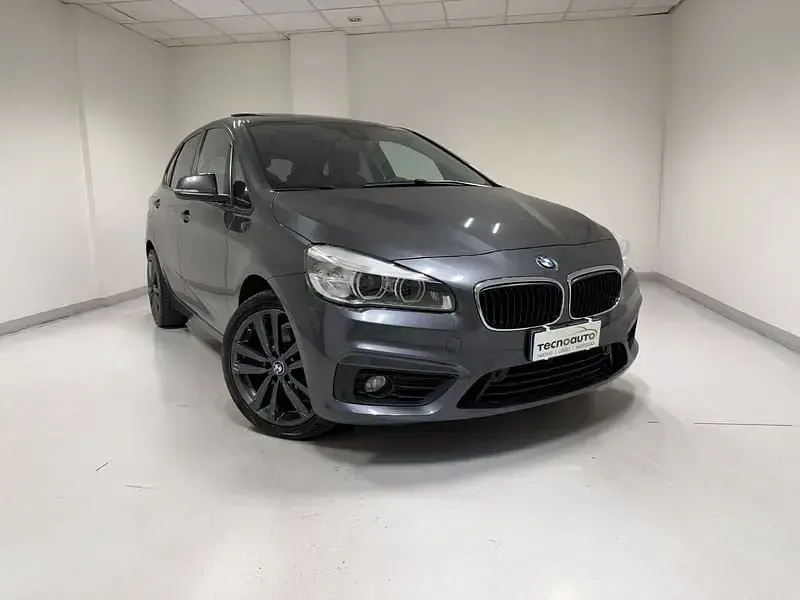 Usata BMW 218 Advantage 150 CV (110 kW) 2017 Grigio Station wagon