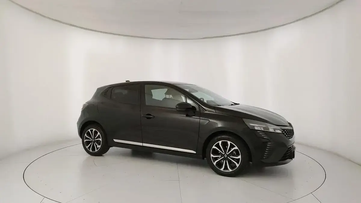 Usata Renault Clio Techno 90 CV (66 kW) 2025 Nero Utilitaria