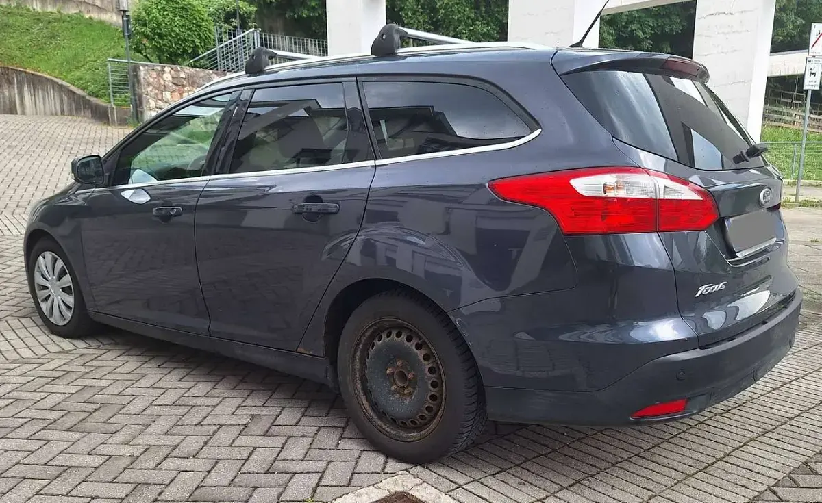 Usata Ford Focus Titanium 116 CV (85 kW) 2011 Blu/azzurro Station wagon