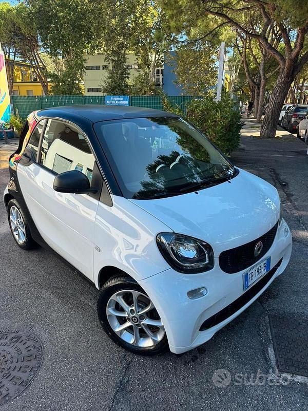 Usata Smart ForTwo Coupé 61 CV (44 kW) 2015 Utilitaria
