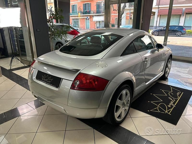 Begagnad Audi TT 179 HK (131 kW) 2001 Grå Sportkupé