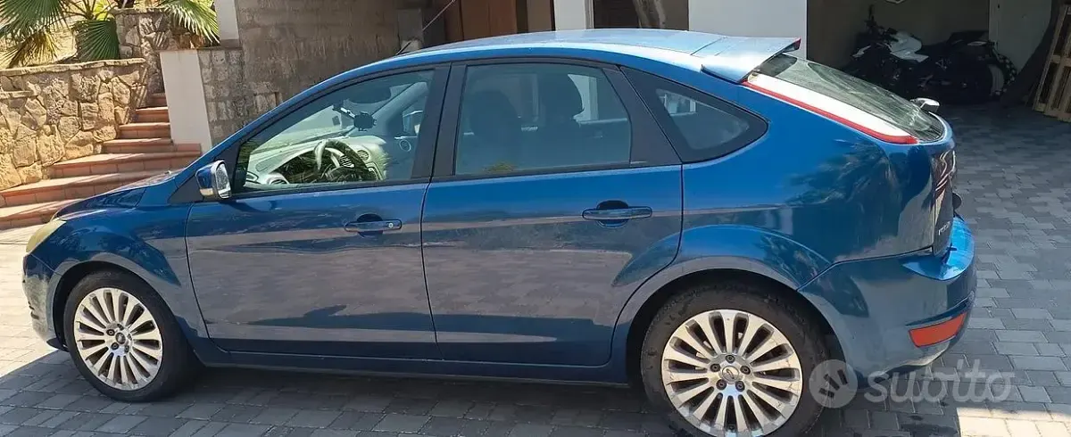 Usata Ford Focus Titanium 116 CV (85 kW) 2008 Bluazzurro Berlina