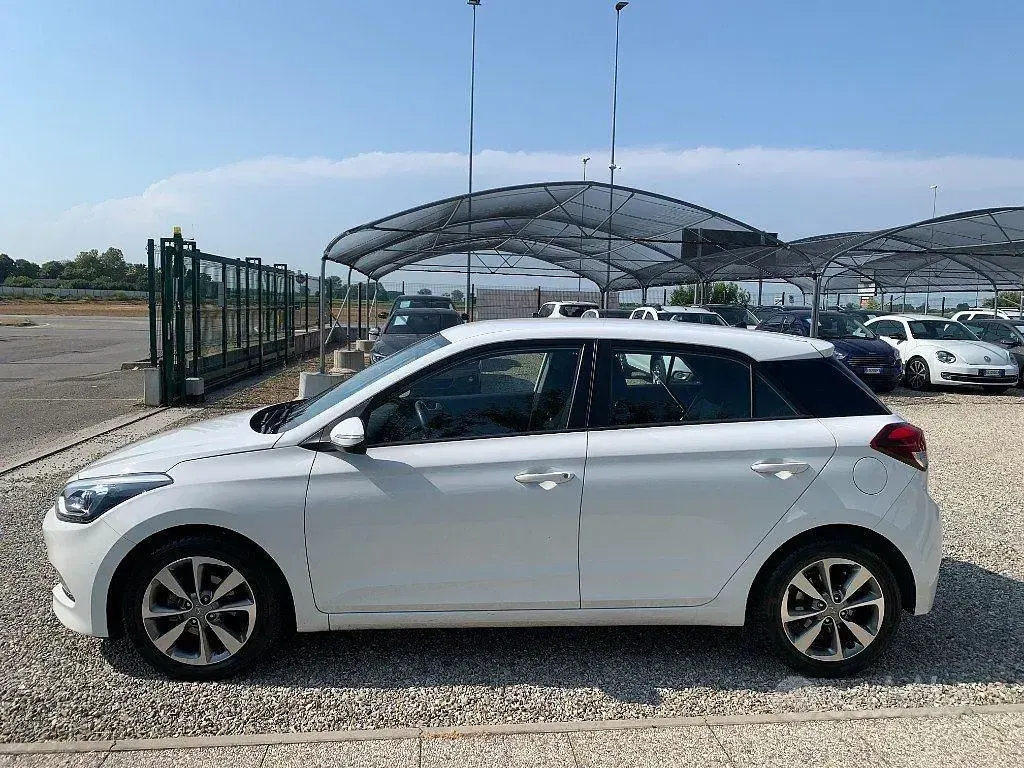 Usata Hyundai i20 Style 84 CV (61 kW) 2016 Bianco Berlina