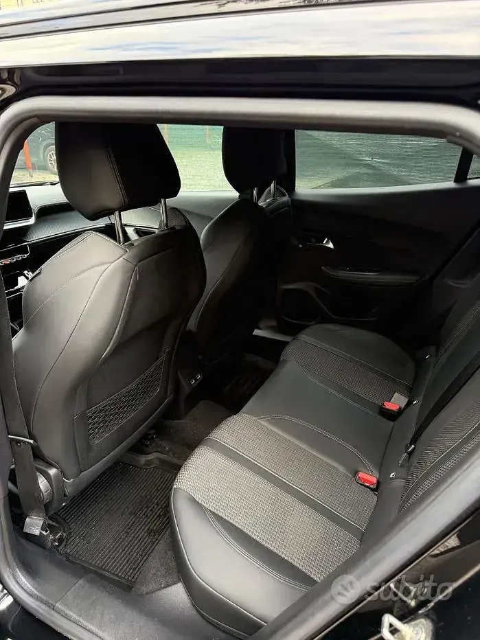 Usata Peugeot 2008 GTi 110 CV (80 kW) 2021 Nero SUV