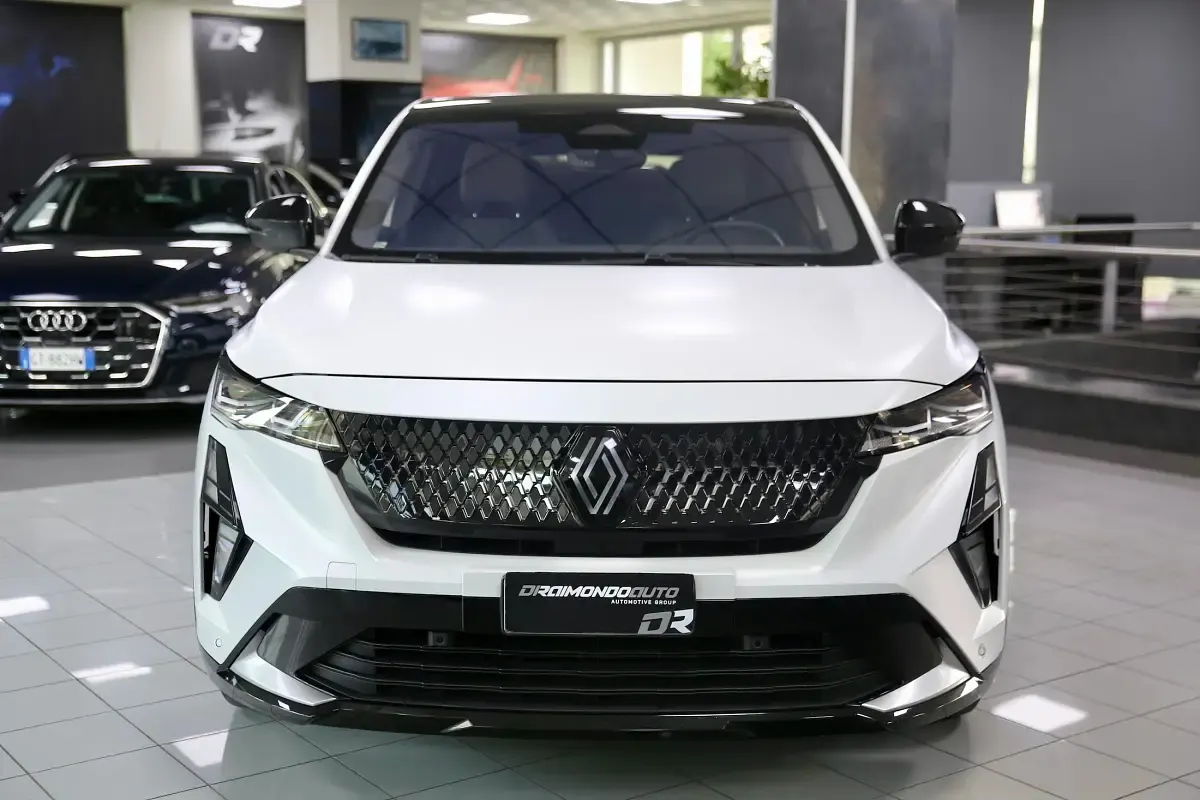 Usata Renault Rafale Techno 131 CV (96 kW) 2025 Bianco nacré SUV