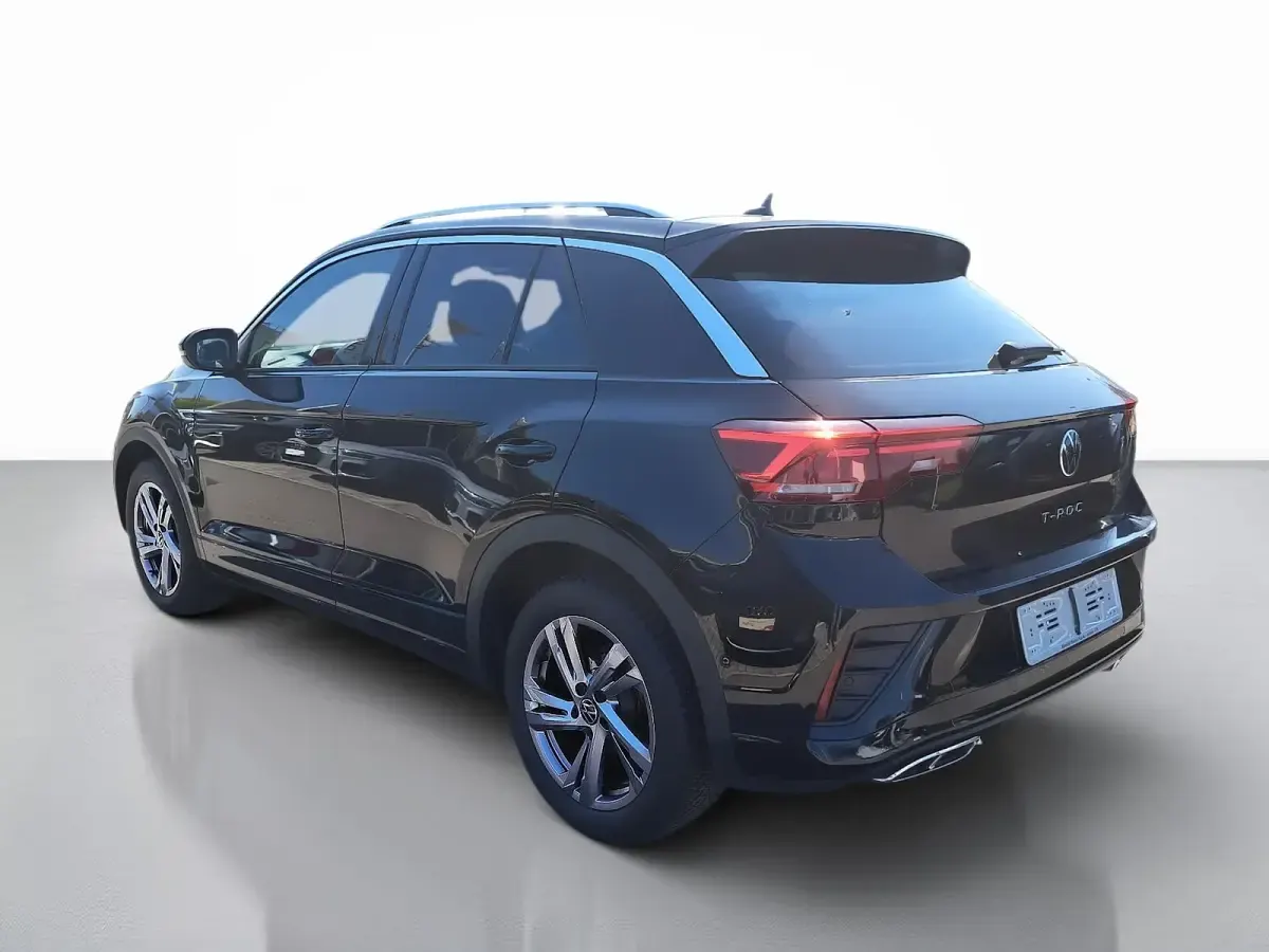 Usata VW T-Roc R-line 2025 Deep black perlato SUV