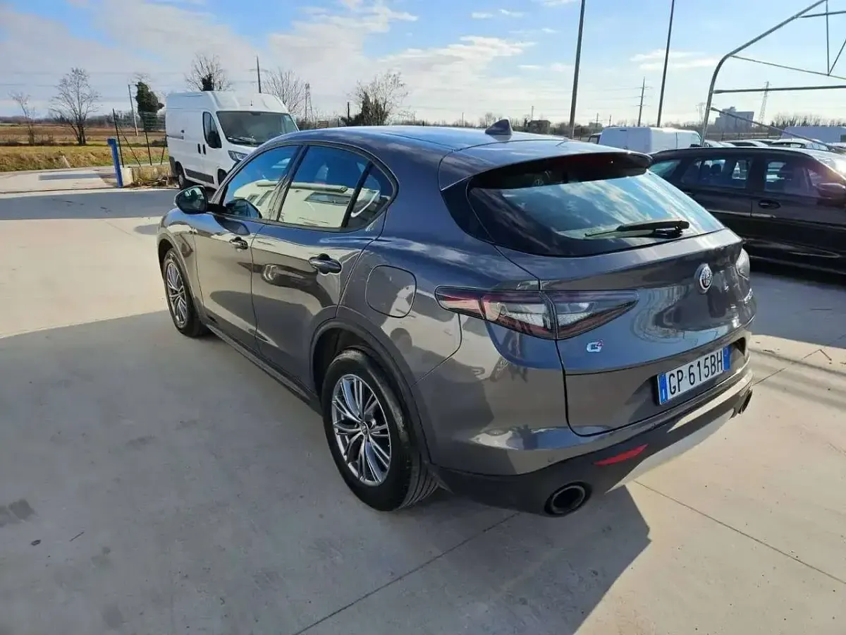 Usata Alfa Romeo Stelvio Super 209 CV (153 kW) 2023 Nero SUV
