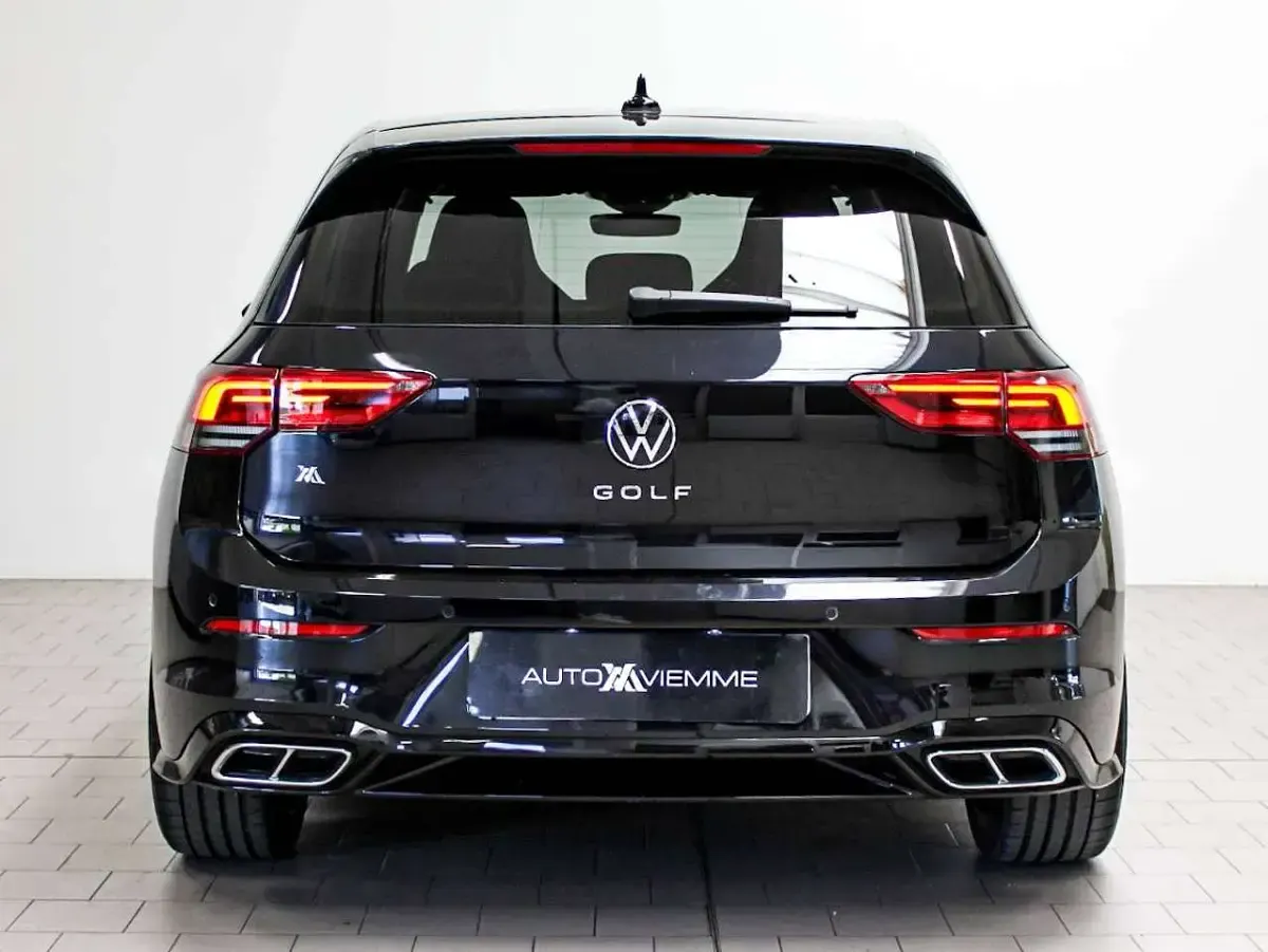 Usata VW Golf VII R-line 150 CV (110 kW) 2021 Nero Utilitaria