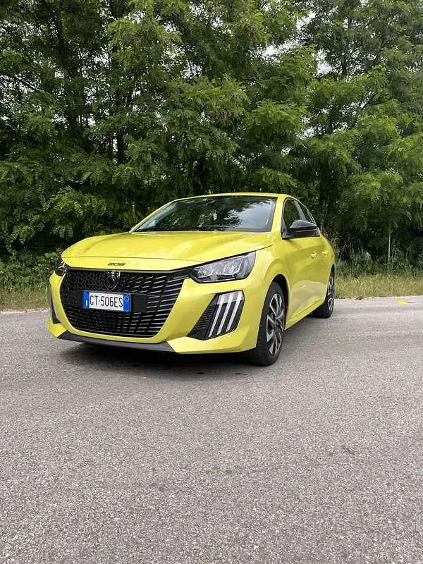 Usata Peugeot 208 Active 101 CV (74 kW) 2024 Utilitaria