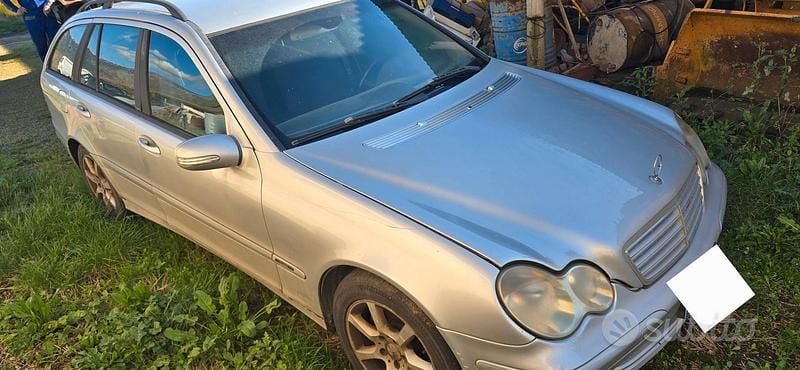 Gebraucht Mercedes C220 150 PS (110 kW) 2004 Grau Kombi