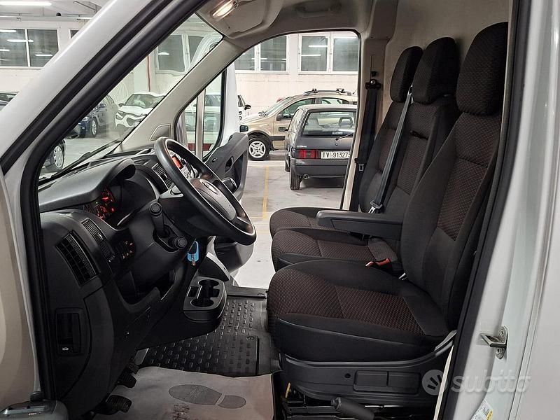 Usata Opel Movano 140 CV (102 kW) 2024 Bianco Furgone