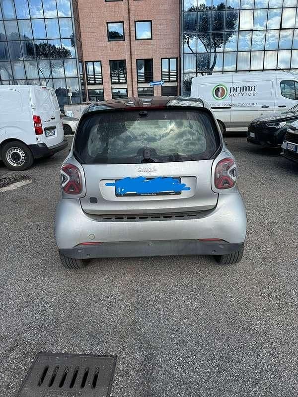 Usata Smart ForTwo Coupé 41 kW (56 CV) 2021 Argento Utilitaria