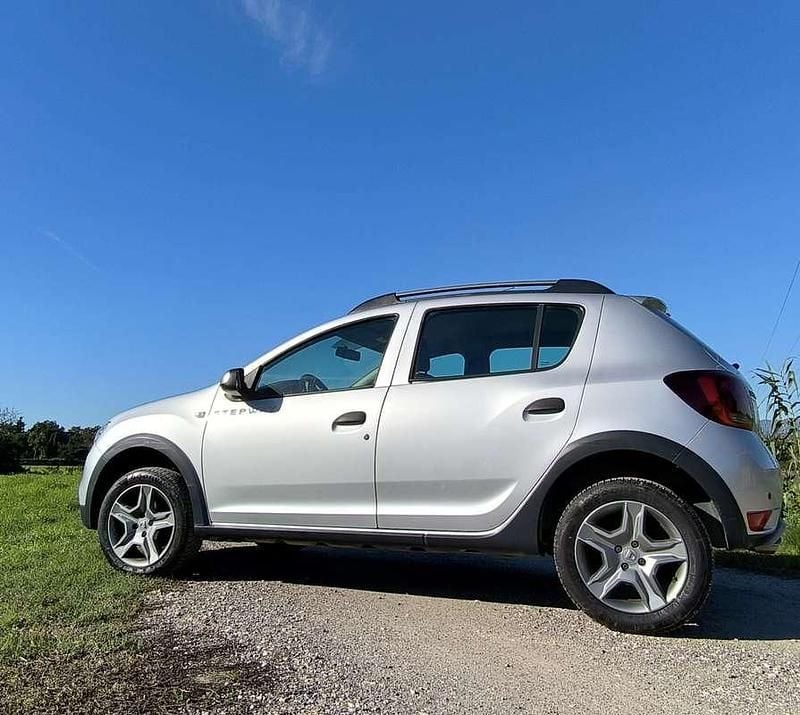 Usata 2017 Dacia Sandero Prestige Tre volumi | 6999 € (Ottimo prezzo) - Immagine 1/4