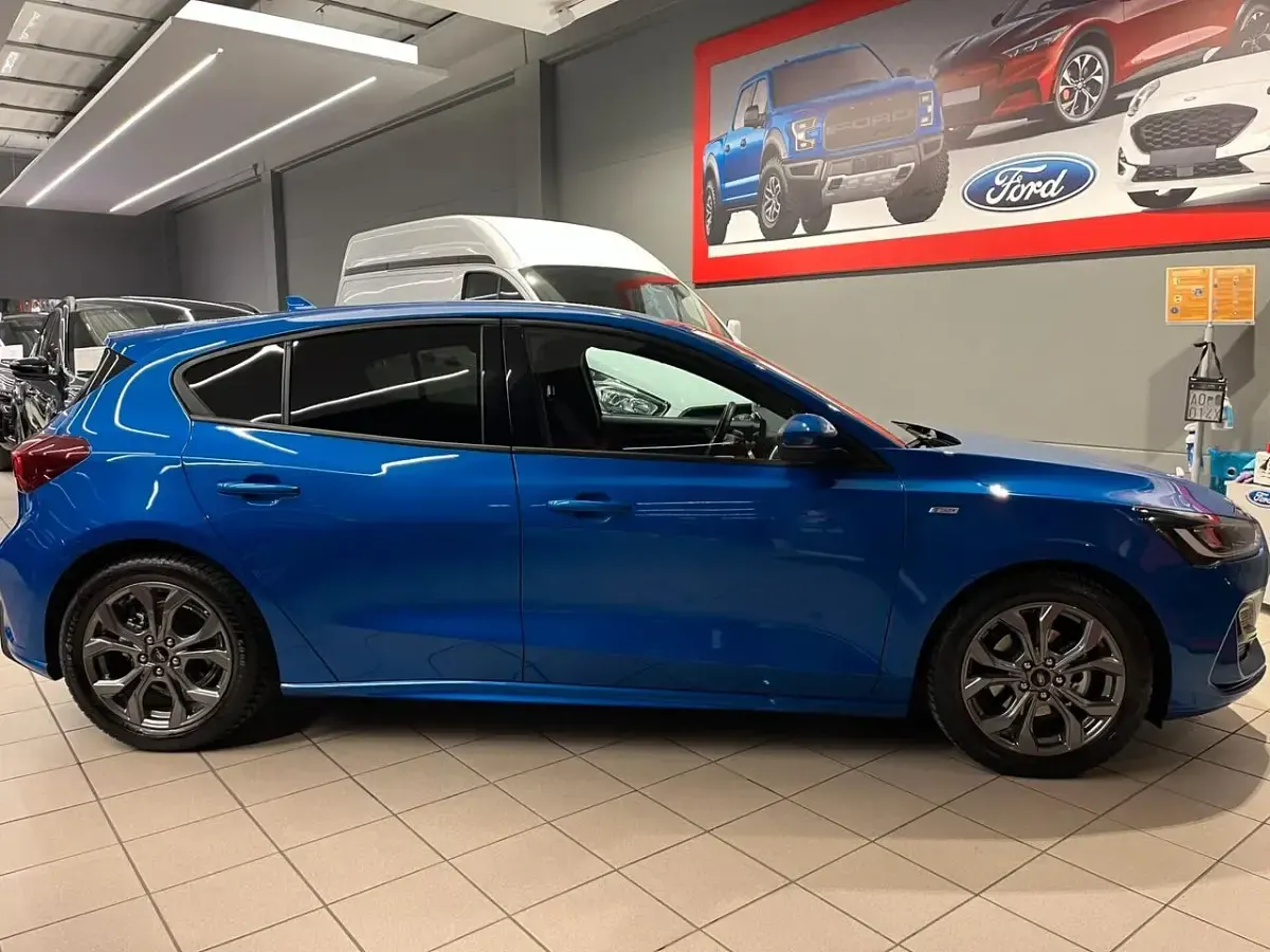 Usata Ford Focus ST-Line 125 CV (91 kW) 2024 Blu Berlina