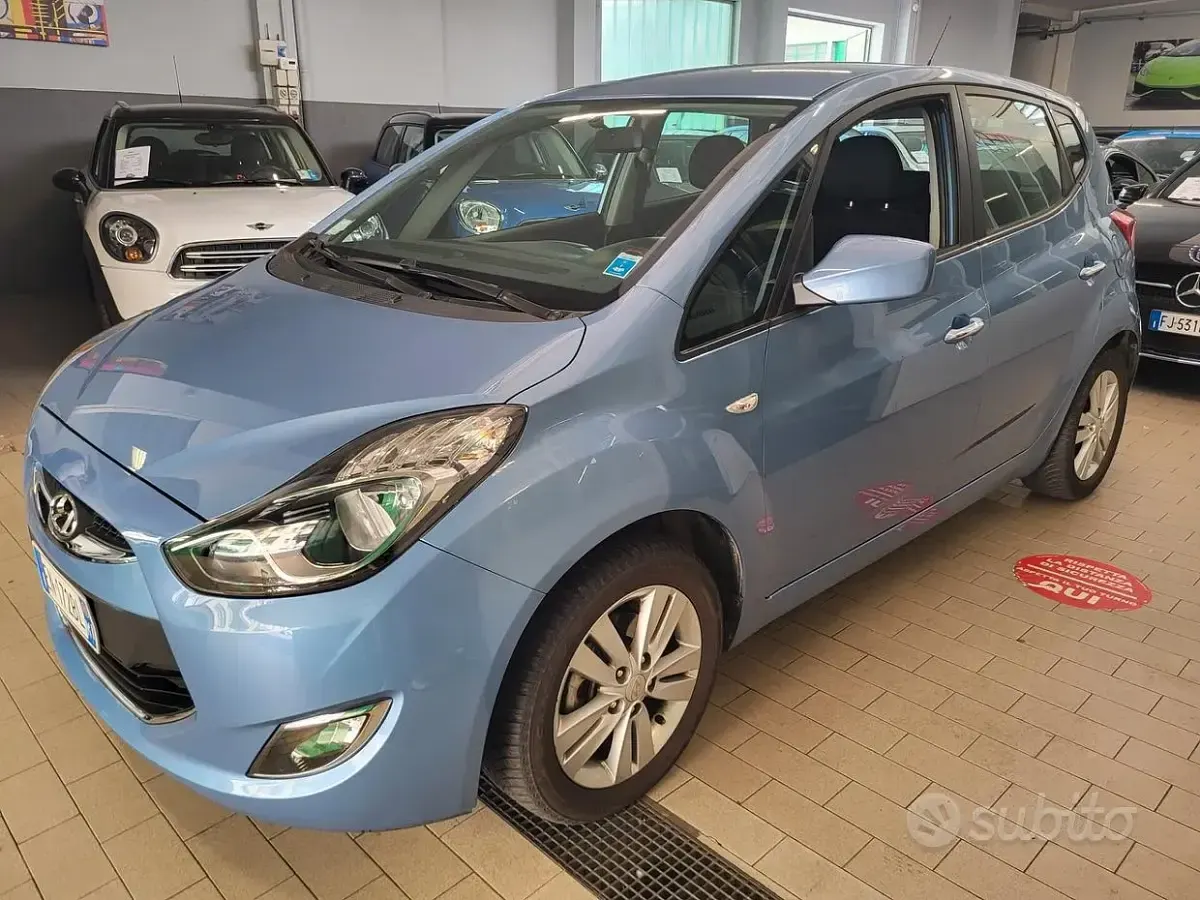 Usata Hyundai ix20 Comfort 90 CV (66 kW) 2012 Blu/azzurro Utilitaria