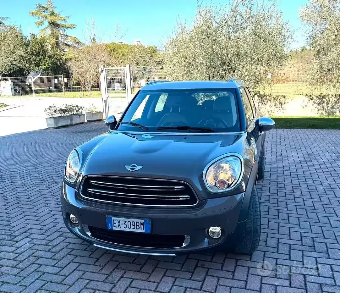 Usata Mini Countryman 122 CV (89 kW) 2014 Marrone SUV
