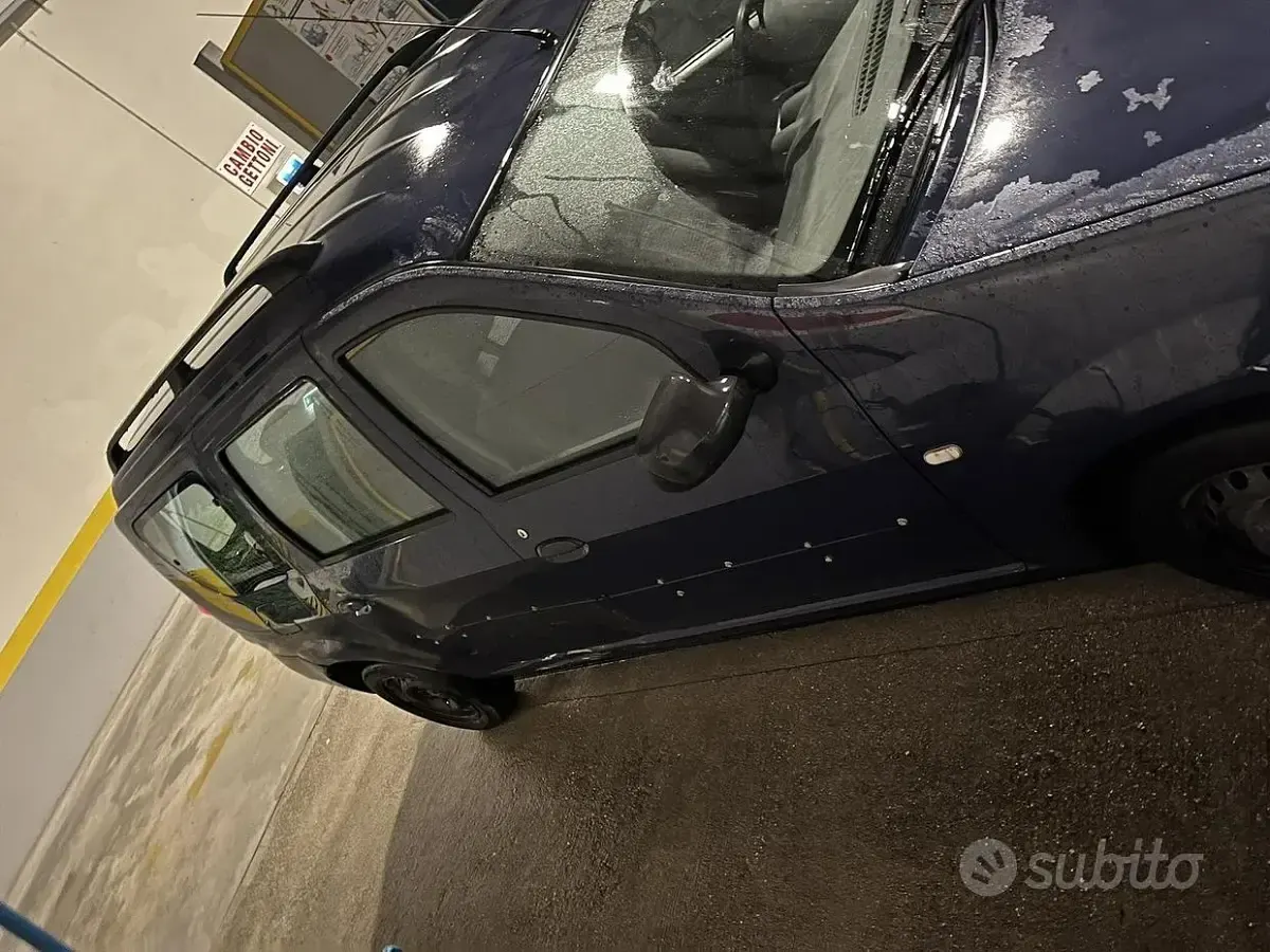 Usata Dacia Logan 68 CV (50 kW) 2007 Blu Station wagon