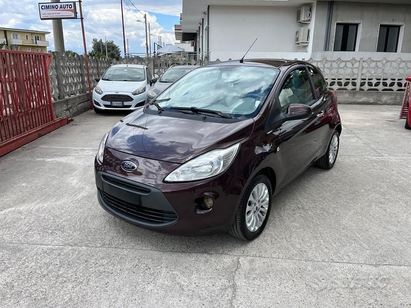 Begagnad Ford Ka Plus Titanium 75 HK (55 kW) 2013 Lila Halvkombi