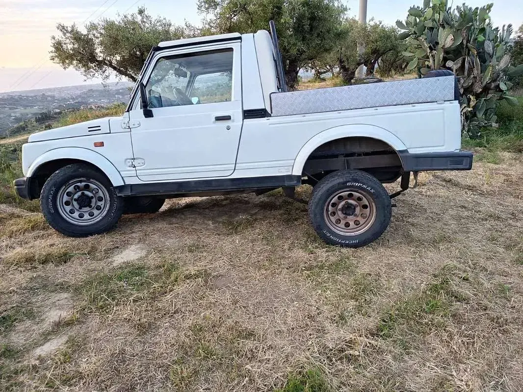 Usata Suzuki Samurai 64 CV (47 kW) 2002 Bianco SUV