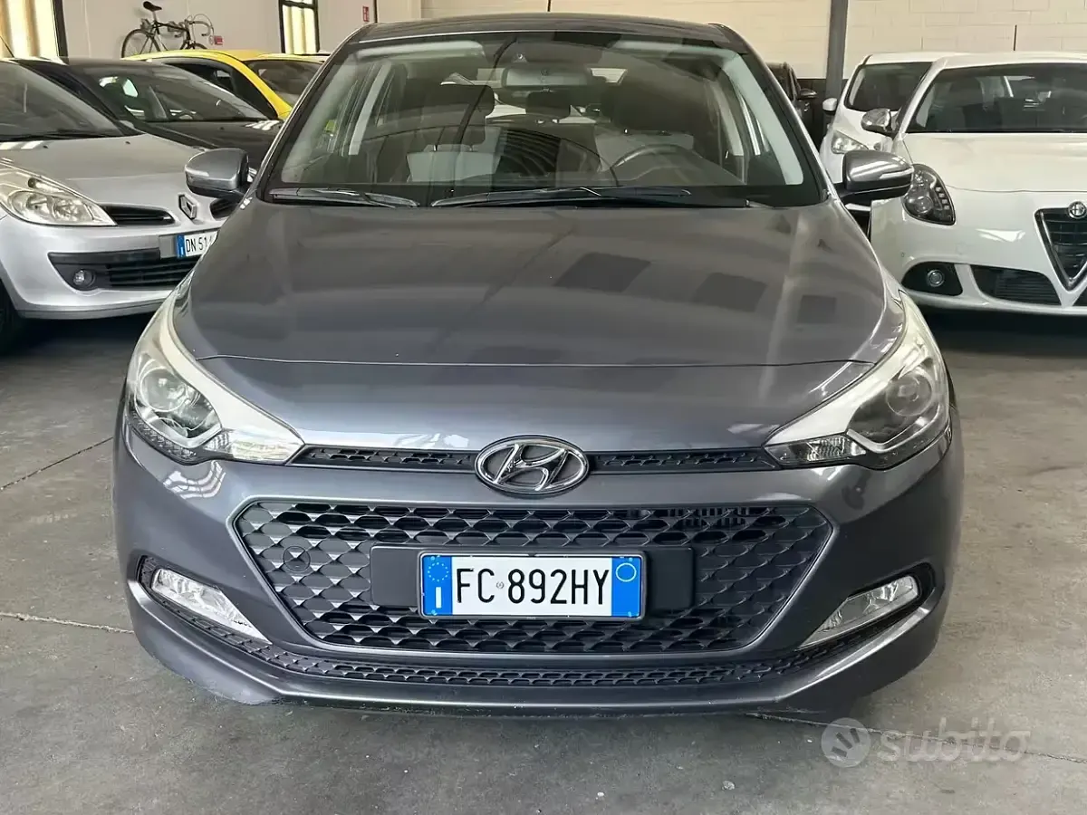 Usata Hyundai i20 90 CV (66 kW) 2016 Grigio Utilitaria