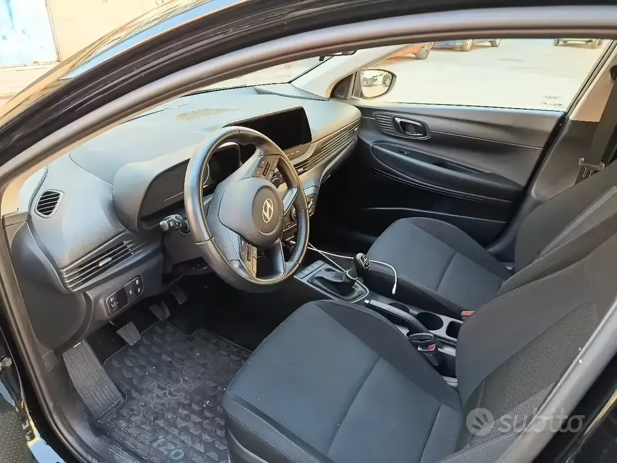 Usata Hyundai i20 100 CV (73 kW) 2024 Nero Utilitaria