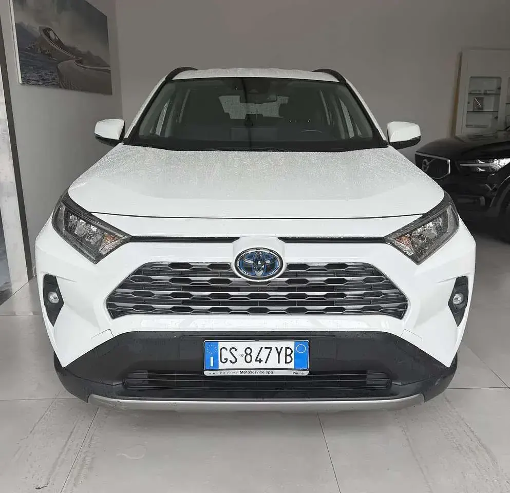 Usata Toyota RAV4 Hybrid Style 218 CV (160 kW) 2023 Bianco SUV