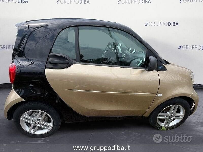 Usata Smart ForTwo Electric Drive Pure 60 kW (82 CV) 2021 Giallo Coupé